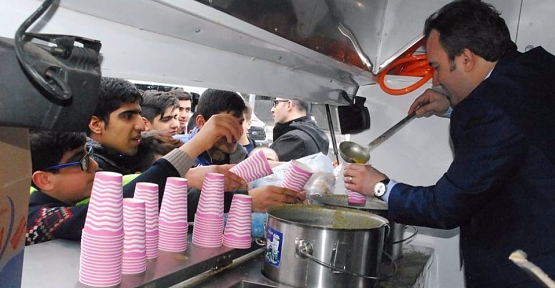 Belediye Başkan Vekili Taşkın, Vatandaşlara Çorba Dağıttı