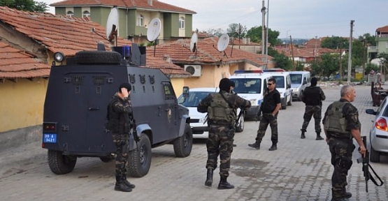 Eruh'ta Terör Operasyonu: 33 Gözaltı
