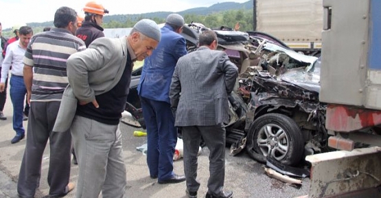 Düğünden Dönen Siirtli Aile Kaza Yaptı: 1 Ölü, 6 Yaralı