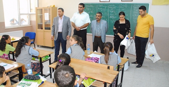 Siirt TSO Başkanı Güven Kuzu'dan Öğrencilere Kırtasiye Yardımı