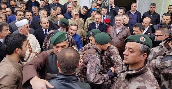 Özel Harekat Polisi Afrin'e Dualarla Uğurlandı