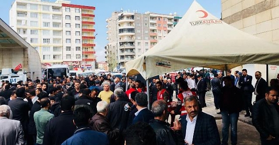 Şehit Törenine Katılanlara İkramlar Kızılay’dan