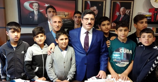 Siirtli Öğrenciler Mecliste Milletvekili Yasin Aktay’ı Ziyaret Etti