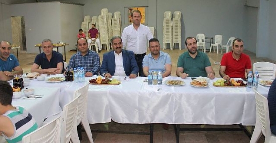 İş Adamı Cahit Özdemir, Siirt’in Değerlerini İftarda Buluşturdu