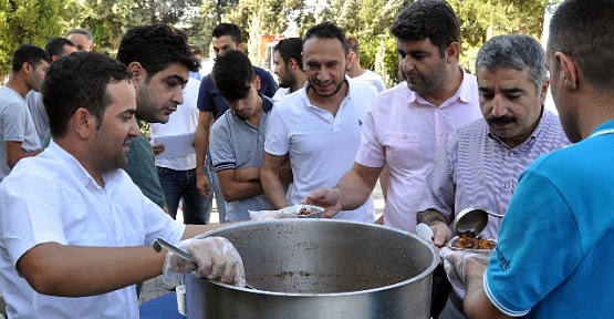 Dicle Elektrik’ten Müşterilerine Aşure İkramı