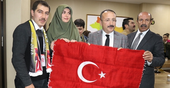 “Biz Anadoluyuz Projesi” Kapsamında Ankara’dan Gelen Öğrenciler Vali Atik'i Ziyaret Etti
