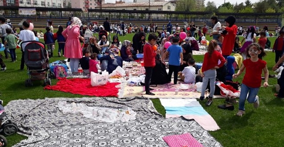 Mehmetçik İlkokulu "Yumurta Bayramı Şenliği" Düzenledi