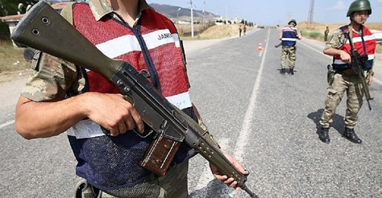 "PKK/KCK Terör Örgütüne Yardım ve Yataklık Etmek" Suçundan Aranan 2 Kişi Yakalandı