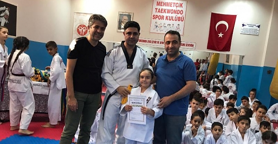 Mehmetçik İlköğretim Okulunda Tekvando Kuşak Sınavı Yapıldı