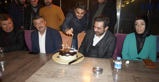 AK PARTİ İL BAŞKANI AV. EKREM OLGAÇ’A DOĞUM GÜNÜ SÜPRİZİ