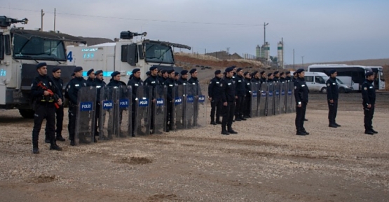 Polislerin Tatbikatı Gerçeği Aratmadı