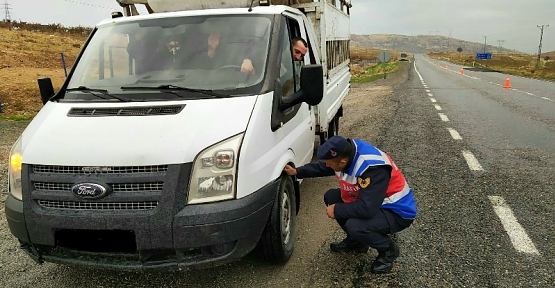 Jandarma, Kış Lastiği Takmayan 22 Sürücüye Ceza Kesti