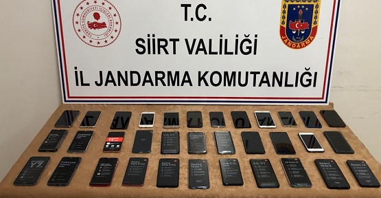 Piyasa Değeri 105 Bin TL Olan 34 Adet Gümrük Kaçağı Cep Telefonu Ele Geçirildi