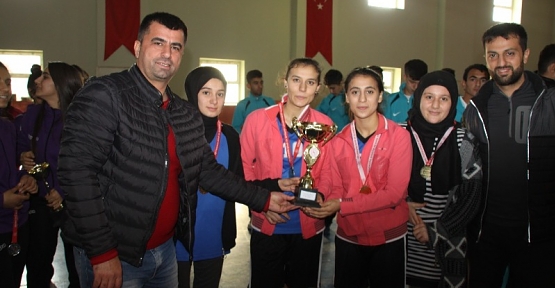 Siirt Zübeyde Hanım Mesleki ve Teknik Anadolu Lisesi Siirt Şampiyonu Oldu