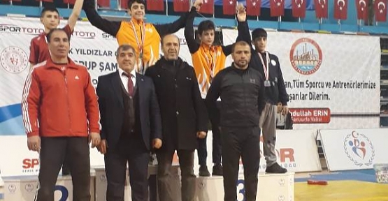 İki Güreşçimiz Türkiye Şampiyonasına Katılmaya Hak Kazandı