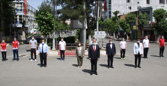 19 Mayıs Gençlik ve Spor Bayramı Atatürk Anıtında Başladı