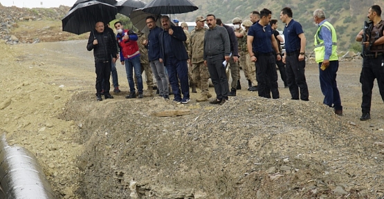 Vali/Belediye Başkan V. Ali Fuat Atik, Hesko İsale Su hattında İncelemelerde Bulundu