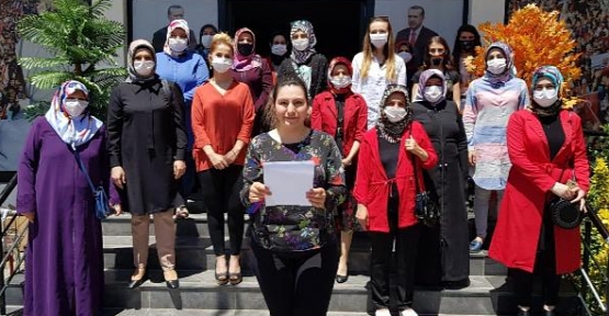 AK Parti Kadın Kolları Sokak Hayvanları İçin Çağrıda Bulundu: "Bir Kap Su Bir Kap Mama”