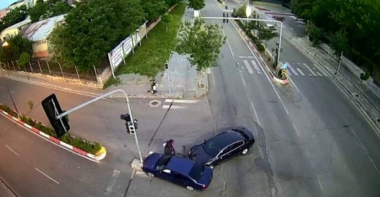 Siirt'te Anne ve Çocuğu Yaşanan Kazada Ölümden Kıl Payı Kurtuldular