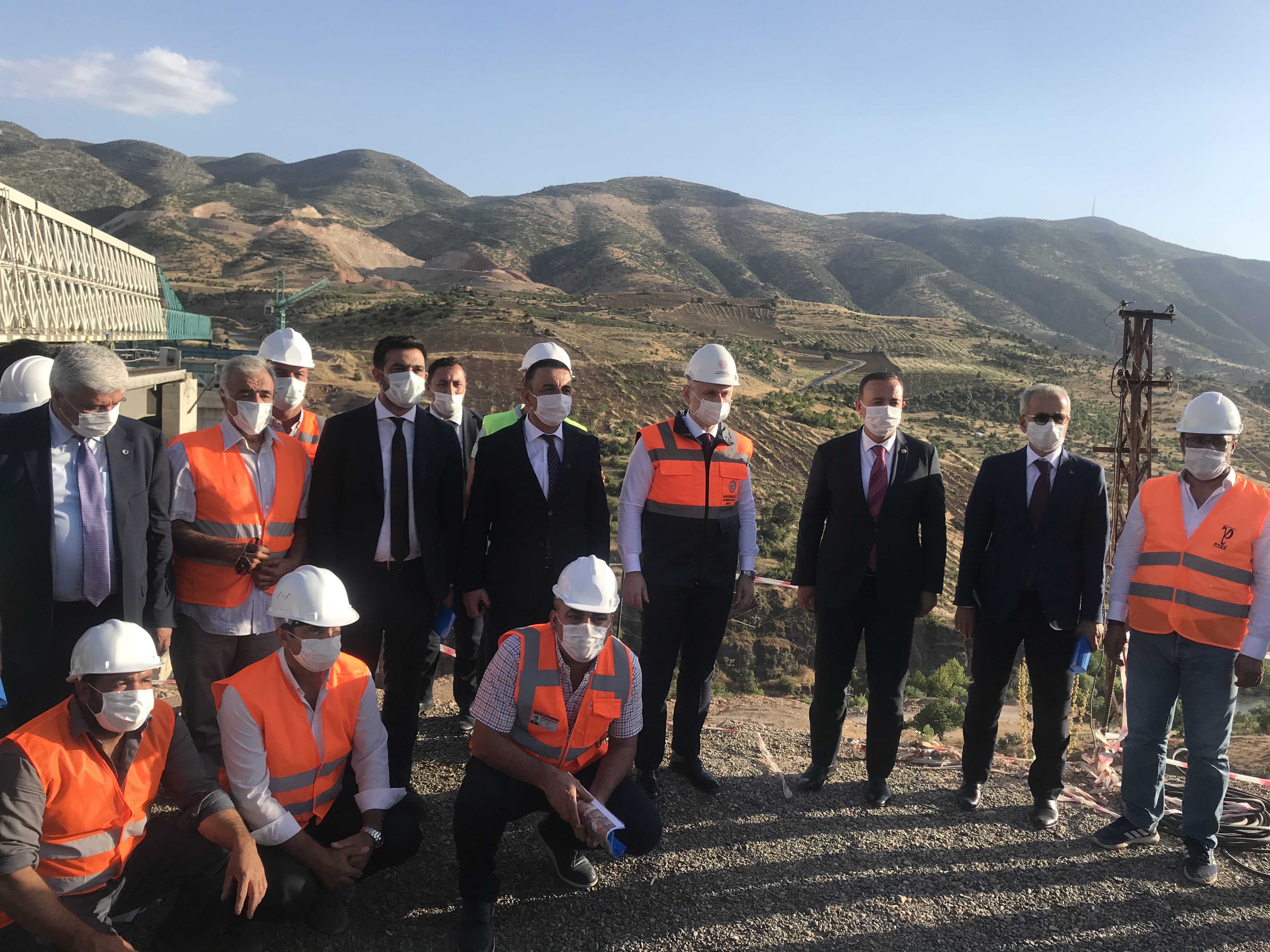 Ulaştırma ve Altyapı Bakanı Adil Karaismailoğlu, Zarova Köprüsü'nün Açılışını Eylül Ayında Yapacaz