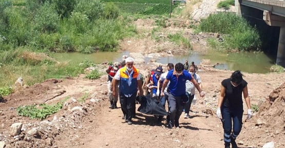 Siirt'te 25 Yaşındaki Genç Kendisini Köprüye Asarak İntihar Etti