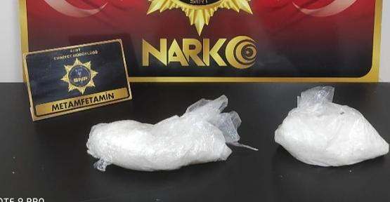 Siirt'te Polisin Durdurduğu Araçta 523 Gram “Metamfetamin”Maddesi Ele Geçirdi