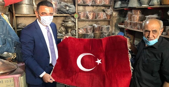 Vali Osman Hacıbektaşoğlu,Bakırcı Ustası Nasri Bakırcı’yı Ziyaret Etti