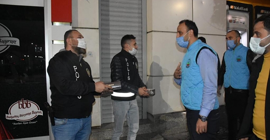 Siirt Belediyesi Polis, Sağlık Çalışanları ve Vatandaşlara Kandil Simidi İkram Etti