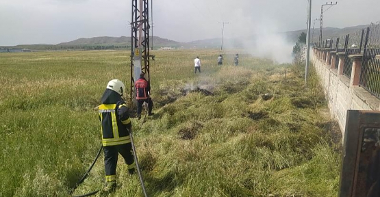 İtfaiye Ekipleri Yüzlerce Dönüm Tarlayı Yanmaktan Kurtardı