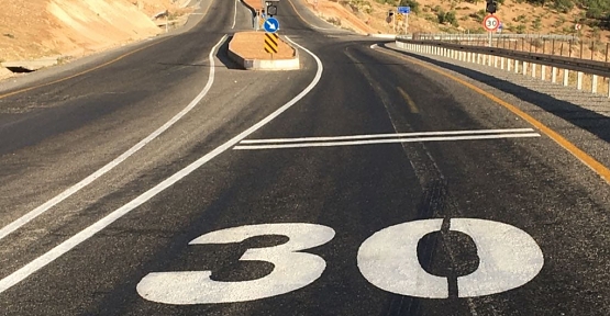 Sürücülerin Dikkatini Çekmek İçin Yollara Yer İşaretlemeleri, Trafik İşaret ve İkaz Levhaları Konuldu