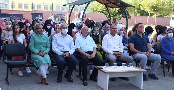 Aile Destek Merkezlerinde Başarılı Olan Kursiyerlere Sertifikaları Dağıtıldı