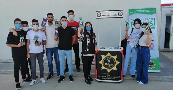 Üniversite Öğrencileri 'En İyi Narkotik Polisi Anne' Projesi Hakkında Bilgilendirildi