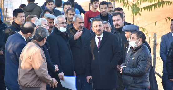Vali/Belediye Başkan V. Hacıbektaşoğlu, Afetevler Mahalle Sakinleri İle Bir Araya Geldi