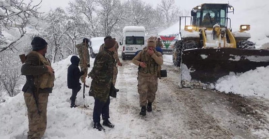 Şirvan’da Koruyucular, Pervari’de Yolcu Minibüsü Kurtarıldı