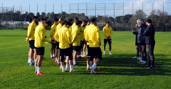 Teknik Direktörü Ramazan Silin; “Doğru Oyuncu Bulmadığımız Süre İçerisinde Almayacağız”