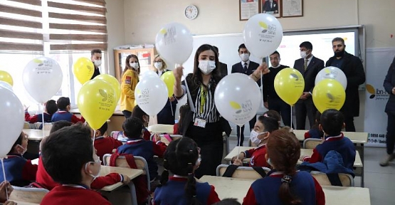 Özel Siirt İbni Sina Hastanesi Öğrencilere 30 Bin Kumbara Dağıttı