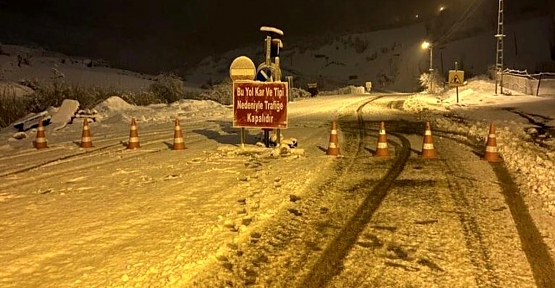 Siirt-Şırnak Karayolu Yoğun Kardan Araç Geçişine Kapandı