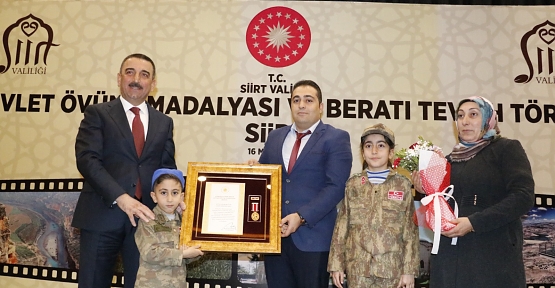 Vali Hacıbektaşoğlu, Şehit Ailelerine Devlet Övünç Madalyası Takdim Etti