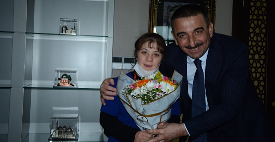 Vali Hacıbektaşoğlu Down Sendromlu Şeyma Şen ve Ailesini Kabul Etti