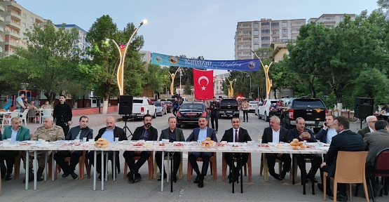 Vali Hacıbektaşoğlu,Siirt Heyeti İle Birlikte Kurtalan İlçesinde Vatandaşlarla İftar Sofrasında Buluştu
