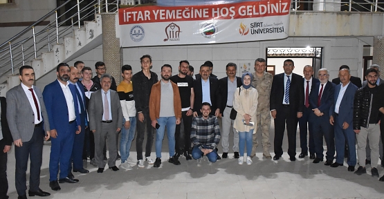 Vali Hacıbektaşoğlu, Üniversite Öğrencileriyle İftarda Bir Araya Geldi