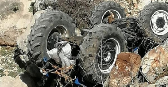 Siirt'te Şarampole Yuvarlanan Traktördeki Çocuk Öldü 2 Kişi Yaralandı