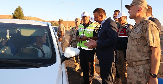Siirt’te Jandarma "Hızını Azalt Ömrünü Uzat" Projesi İle Trafikte Aşırı Hıza Dikkat Çekti