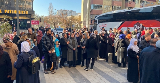 Siirt’te Umre Yolcuları Dualarla Uğurlandı