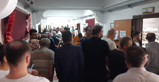 Siirt'te Örnek Oy Pusulasıyla Seçmenleri Yönlendiren 5 Kişi Gözaltına Alındı