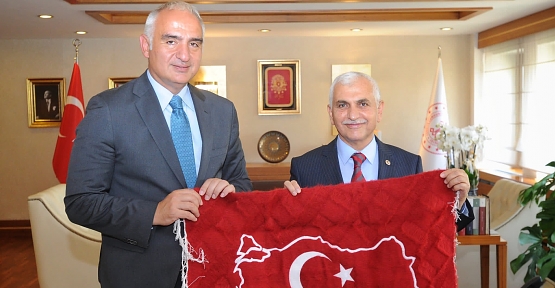 Mervan Gül, Kültür ve Turizm Bakanı Mehmet Nuri Ersoy'u Ziyaret Etti