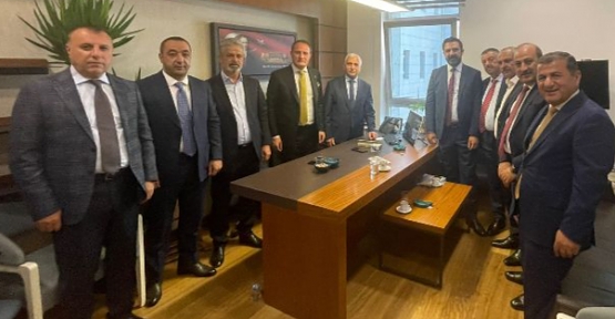 AK Parti Heyetinden Mervan Gül'e Hayırlı Olsun Ziyareti