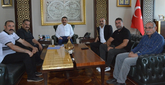 Vali Hacıbektaşoğlu, Siirt İl Özel İdare Spor Kulübü Yönetimini Kabul Etti