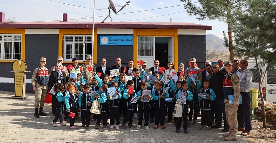 “Yüzü Gülen Çocuklarla Nice 100 Yıllara” Projesi Kemerli Köyü’nde Coşkuyla Karşılandı