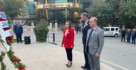 Siirt’te Türk Eğitim-Sen Tarafından Atatürk Anıtına Çelenk Bırakıldı